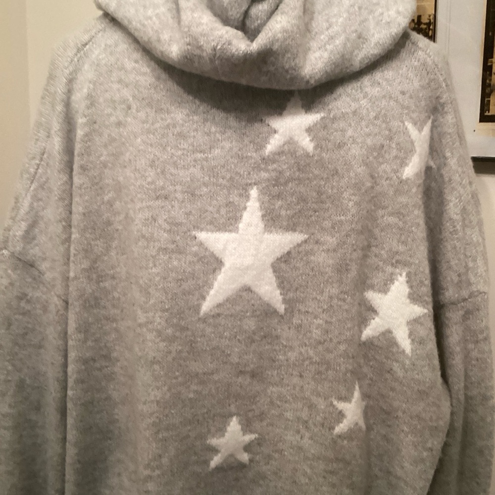 Like New Cozy Light Gray Hooded Women's Sweater